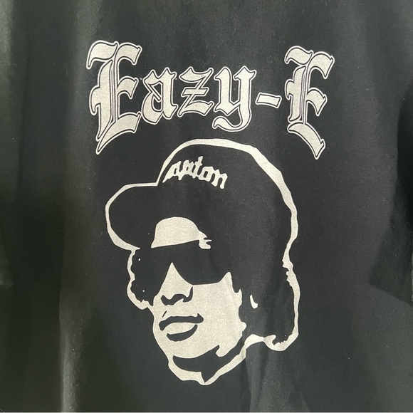 Eazy-E Black Cropped T-shirt - Picture 2 of 6